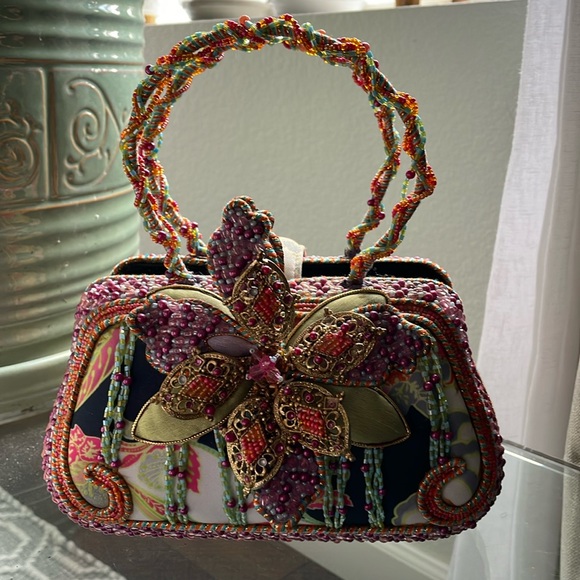 Beautiful pre-loved Mary Frances cocktail bag hand beaded bag - Picture 1 of 3